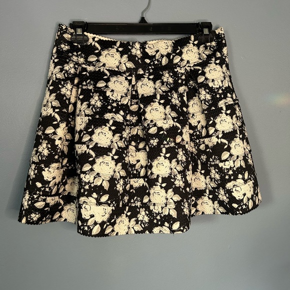 Floral Black and White Skirt - Picture 1 of 6